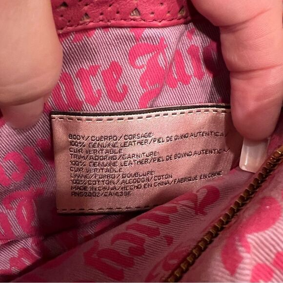 ♥️ JUICY COUTURE Y2K rare red leather cut out heart flap chain crossbody bag - Picture 15 of 16